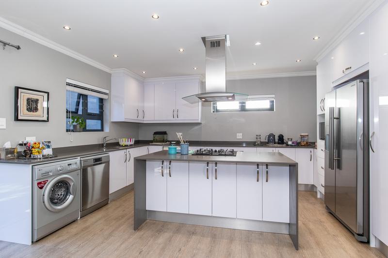 To Let 3 Bedroom Property for Rent in Constantia Western Cape